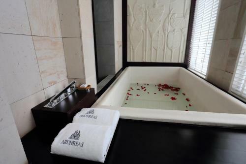 Arunreas Hotel