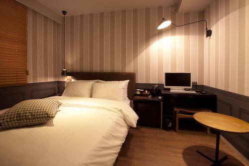 Hound Hotel