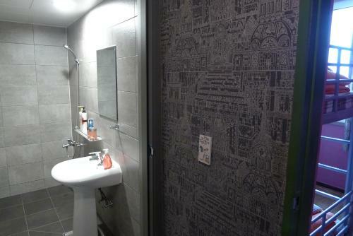 The House Hostel