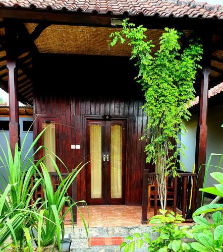 Hostal Lembongan Tropical