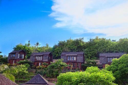 Villa Trevally