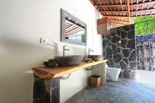 Villa Trevally