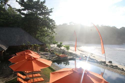 Villa Trevally