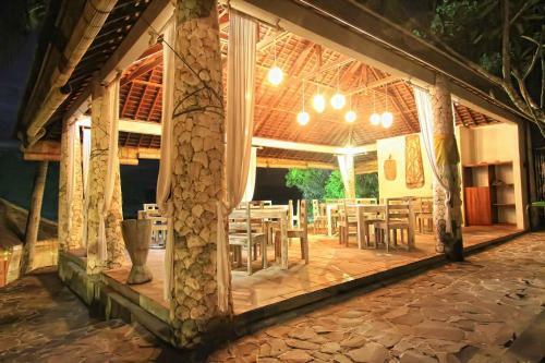 Villa Trevally