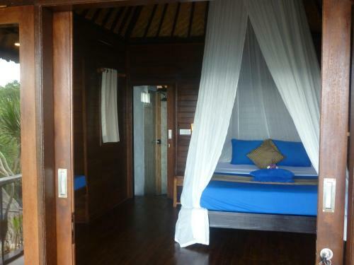 Song Lambung Beach Huts