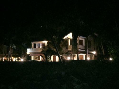 Kizhunnarocks Beach Resort