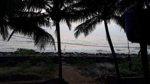 Kizhunnarocks Beach Resort