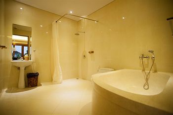 C-brity Villa Spa & Restaurant