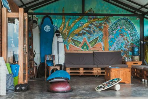 Hostal Big Brother Surf Inn