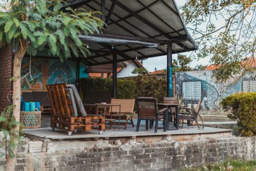Hostal Big Brother Surf Inn