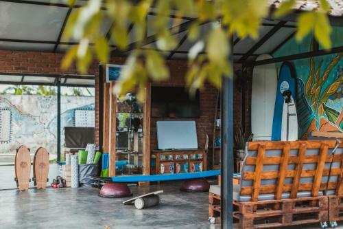 Hostal Big Brother Surf Inn