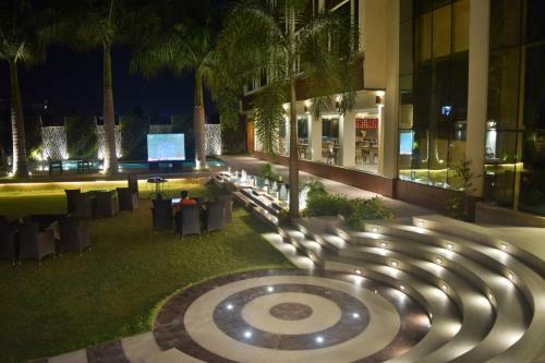 Hotel Country Inn & Suites By Radisson Jammu