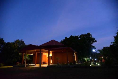 Hotel Indika Lake Resort