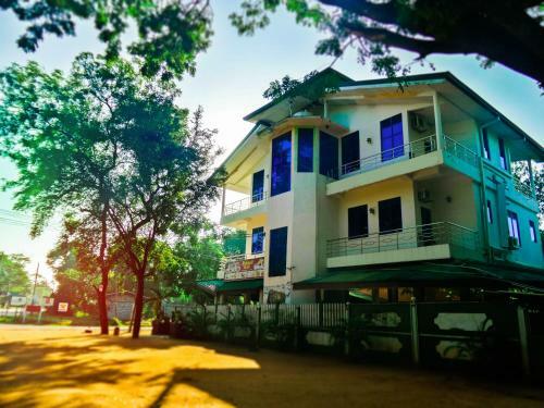 Hotel Rukmali Avanhala