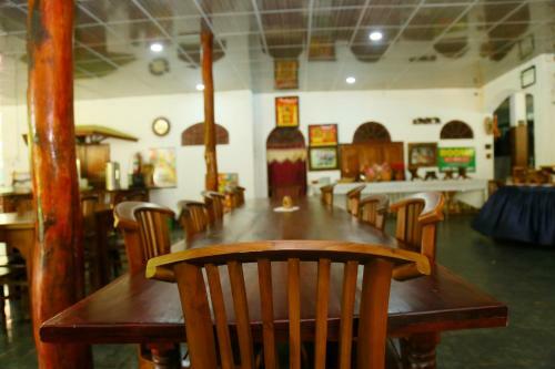 Hotel Rukmali Avanhala
