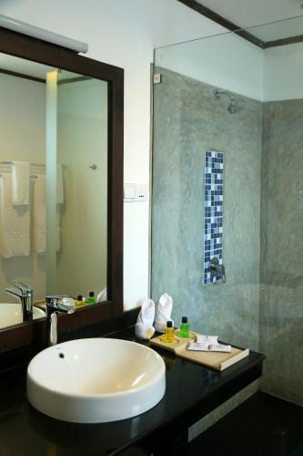 Hotel Coco Royal Beach Resort