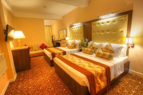 The Queensburry Hotel