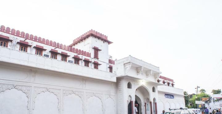 Hotel Pushkar Palace
