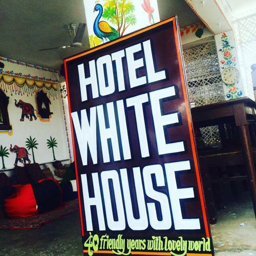 Hotel White House