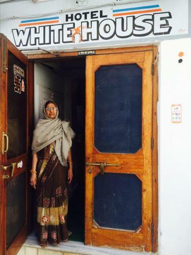 Hotel White House