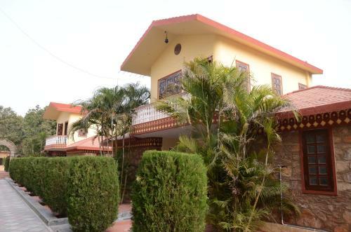Hotel Sajjan Bagh