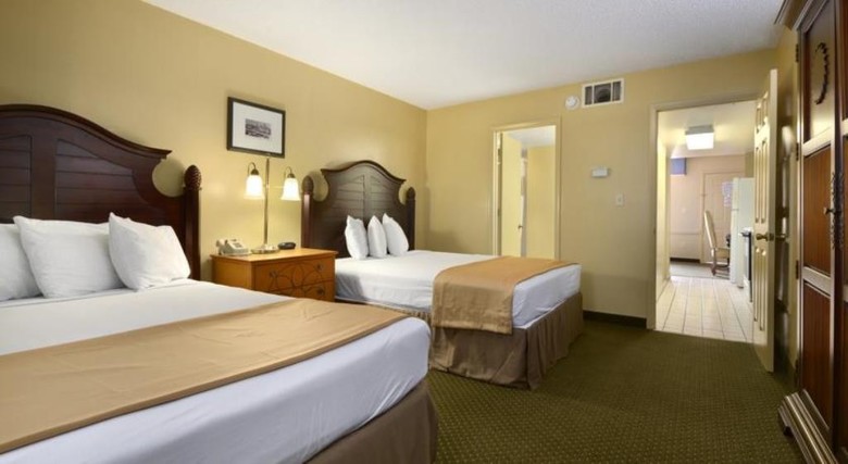 Hotel Howard Johnson Inn Lakefront