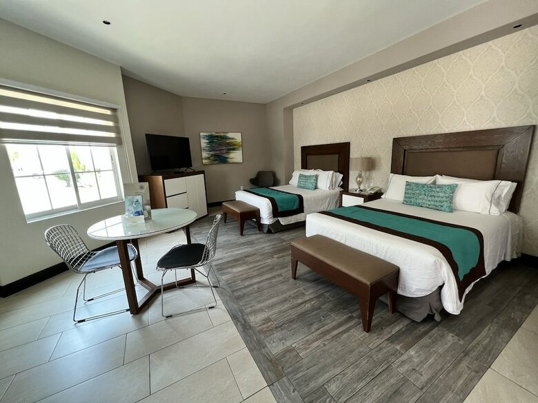 �urea Hotel And Suites
