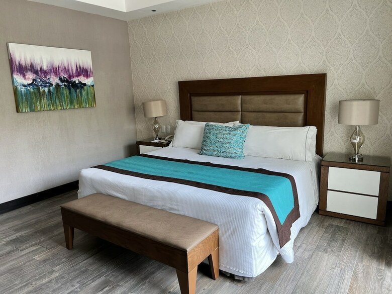 �urea Hotel And Suites