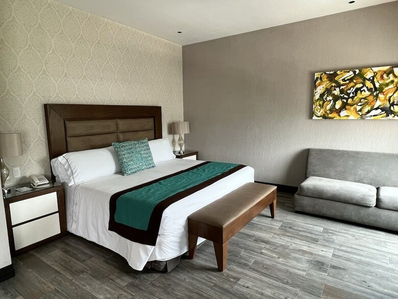 �urea Hotel And Suites