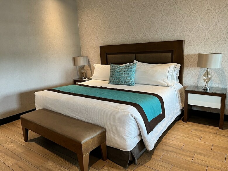 �urea Hotel And Suites