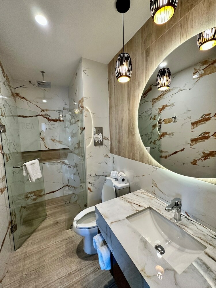 �urea Hotel And Suites