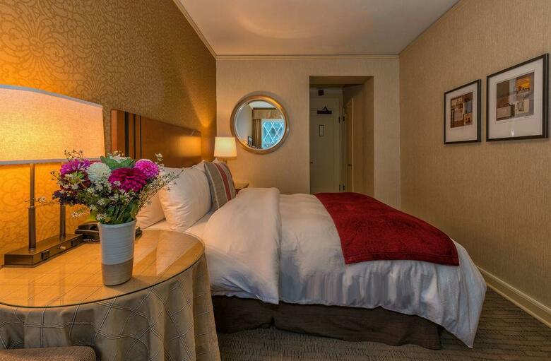 Executive Hotel Pacific