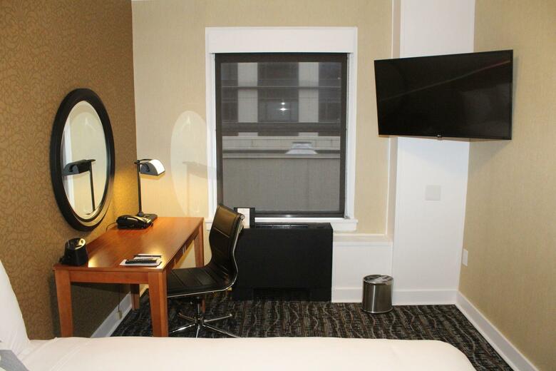 Executive Hotel Pacific
