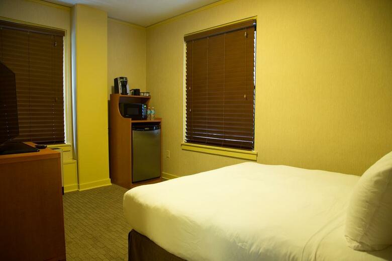 Executive Hotel Pacific