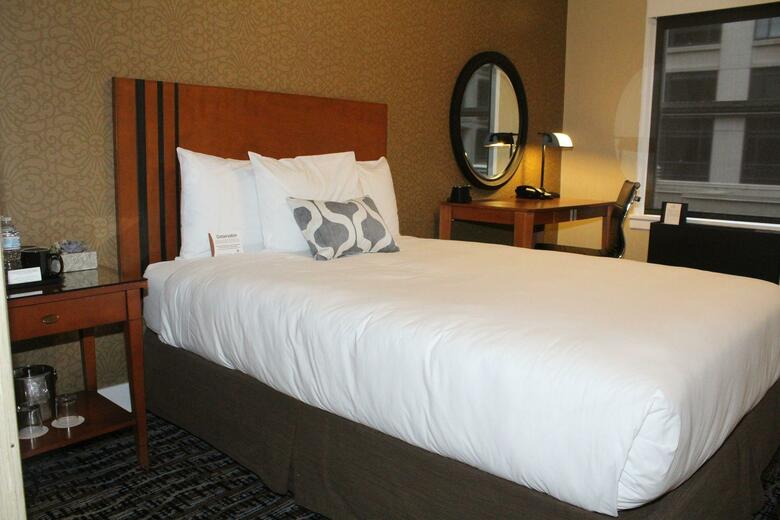 Executive Hotel Pacific
