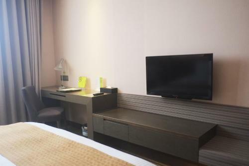Park City Hotel Luzhou Hotel