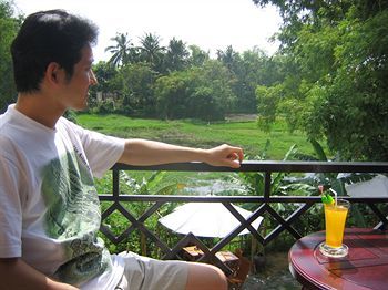 Long Life Hotel
