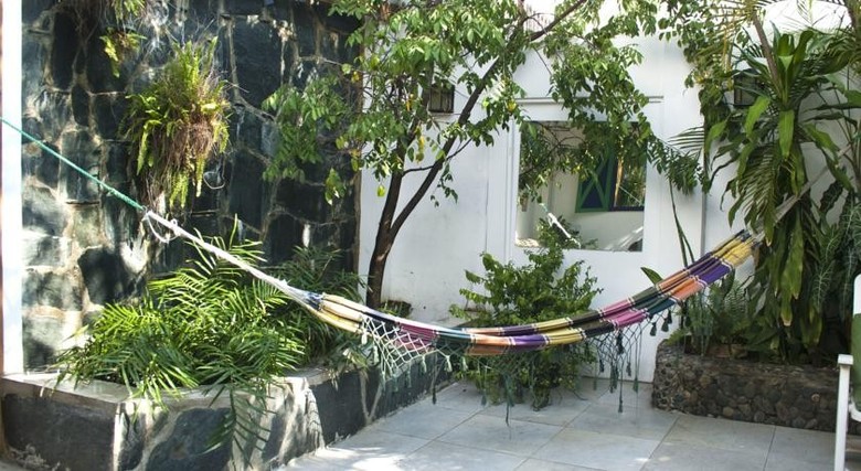 Hostal Midway