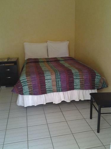 Hostal Aupic Paradise