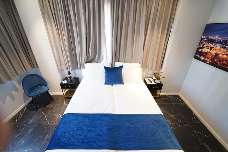 Shani Hotel