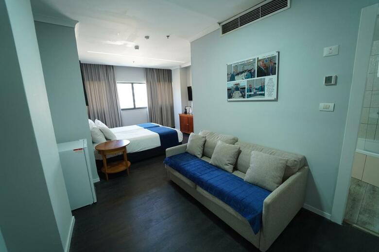 Shani Hotel