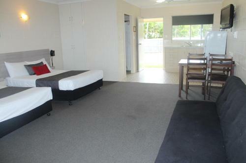 Sarina Beach Motel