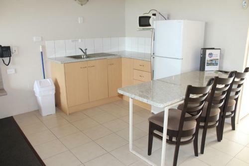 Sarina Beach Motel