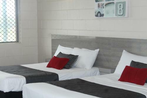 Sarina Beach Motel