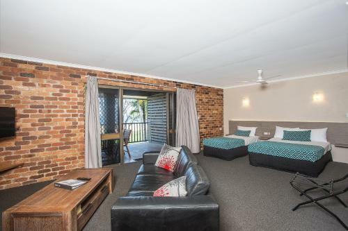 Sarina Beach Motel