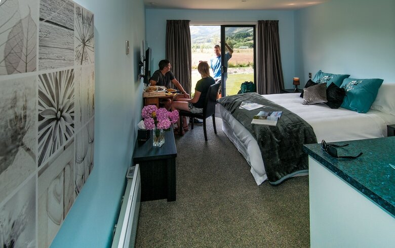 Glenorchy Peaks Bed And Breakfast