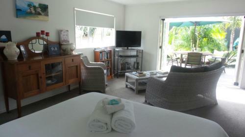 Cathedral Cove Apartment