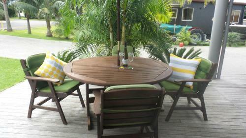Cathedral Cove Apartment