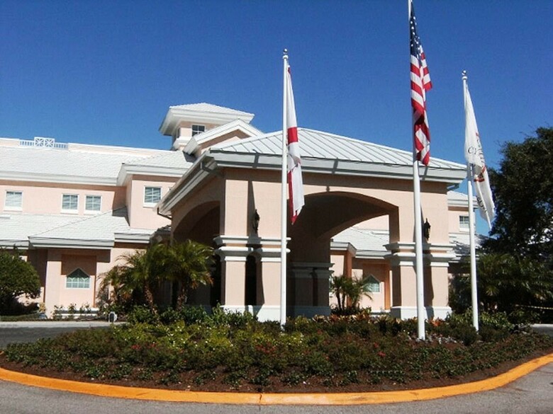 Hotel Cypress Pointe Resort