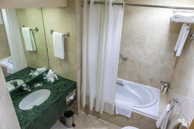Hotel Millennium Downtown Abu Dhabi